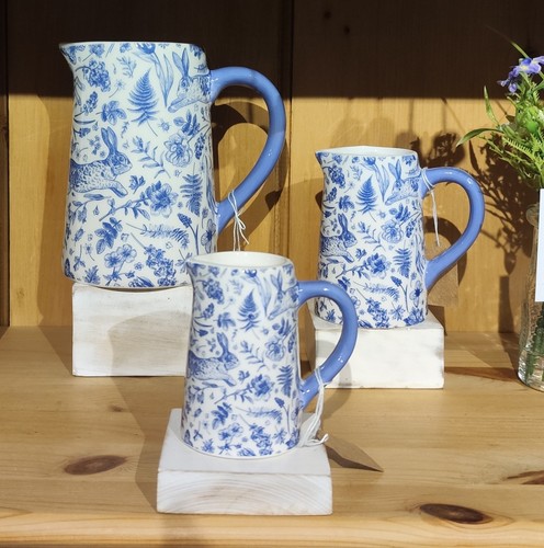 Blue hare floral jug - blue, 16cm