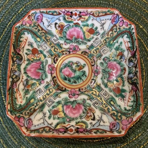 Chinese rose medallion saucer - rose,