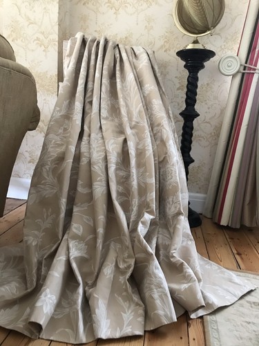 Lloyd biscuit curtains swags - +,