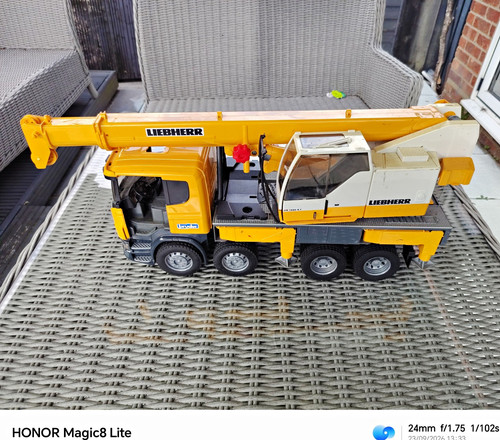 Bruder liebherr scania crane - scania,