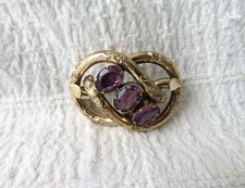 LARGE, ANTIQUE, VICTORIAN, PINCHBECK GOLD & AMETHYST PASTE BROOCH, 11.45gs
