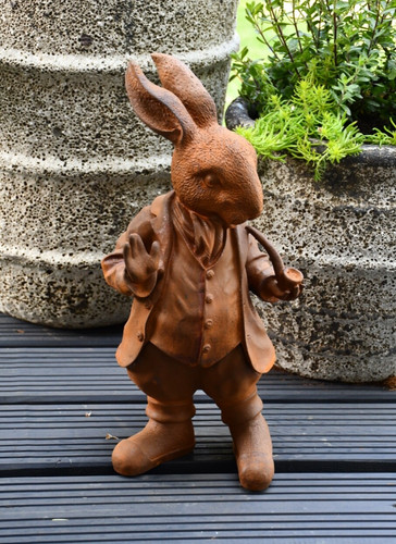 Rusty rabbit garden - mr,