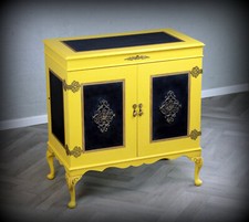 VINTAGE DRINKS CABINET, Queen