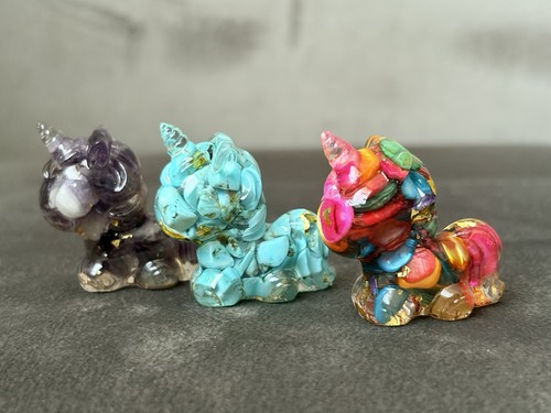 Unicorn figurines natural - figurines,