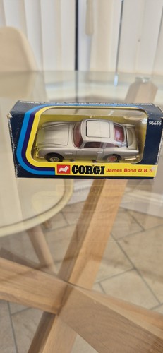 Corgi james bond aston - james,