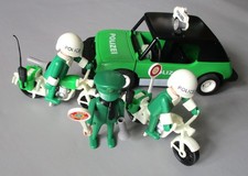 VINTAGE PLAYMOBIL GREEN POLICE