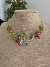 Swarovski Gema Necklace ldyllia Flower Multicoloured, Gold-tone