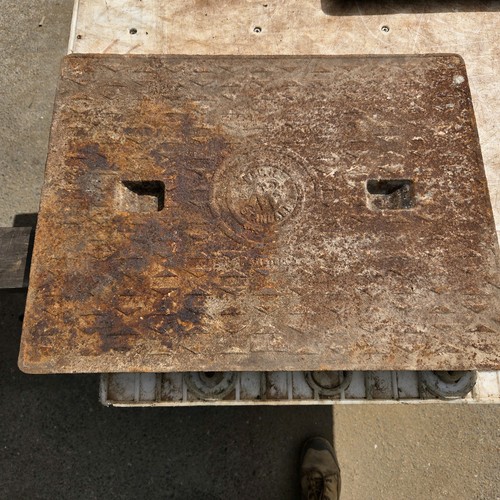 Cast iron manhole drain - cast, cover