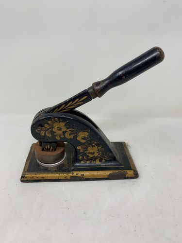 Howes co embossing seal - &,
