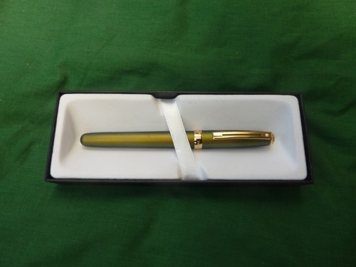 Boxed sheaffer white - sheaffer,