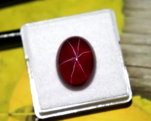 Star ruby red - red,
