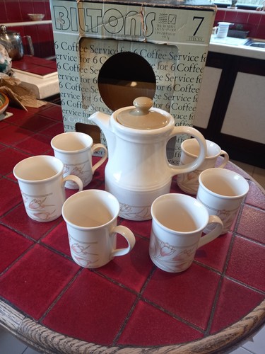 Coffee pot mugs by - 6,