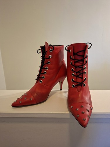 Red dead ellie - red, or