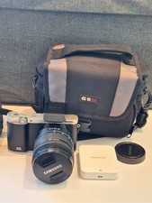 Samsung NX3000 20.3MP Digital