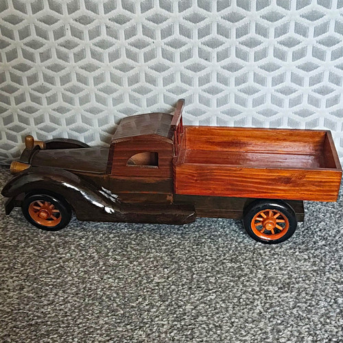Wooden vintage style - vintage-style, pickup