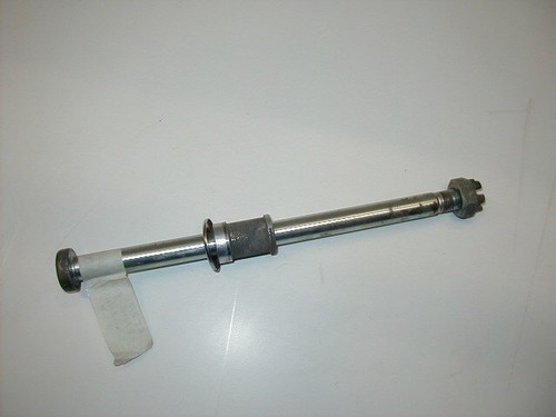 Rear thru axle - thru,