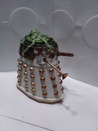Destroyed custom white dalek - custom,