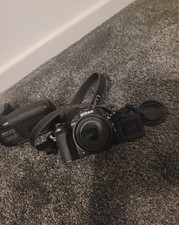 Nikon cool pix 5700 camera with flip out lcd screen untested