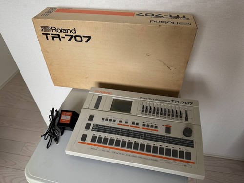 Roland 707 good appearance - roland,
