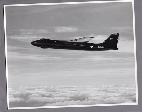 Vickers valiant large - vickers,