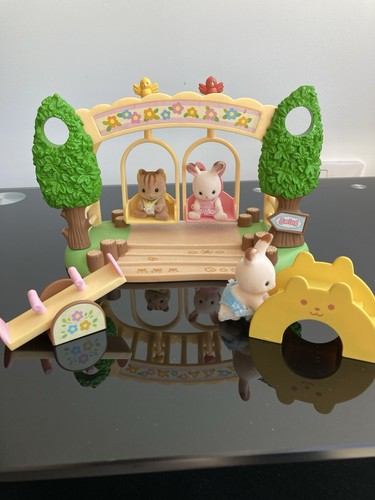Sylvanian families nursery - families,
