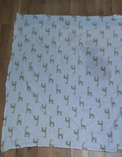 95 × 105 cm Aden & Anais