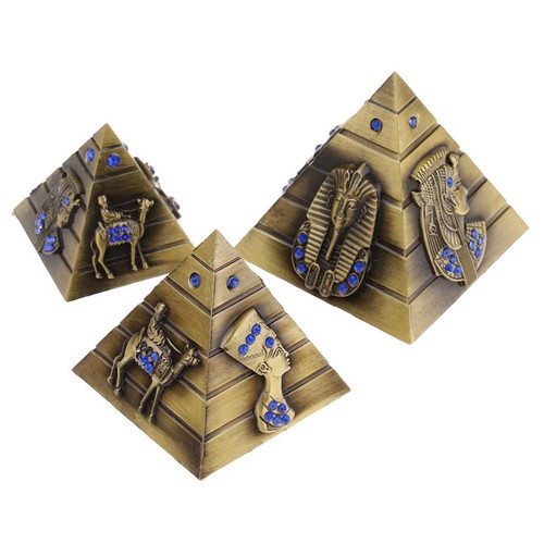 Pieces model pyramids - 3,