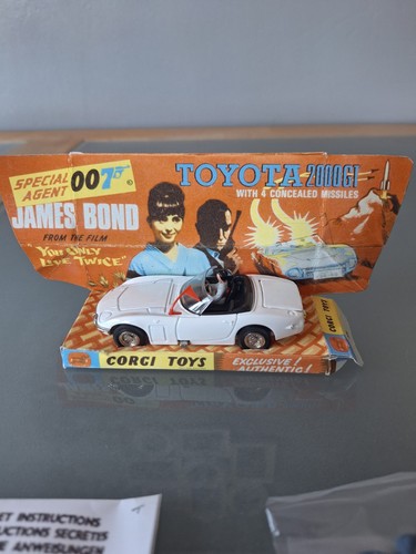 Corgi james bond toyota 2000gt - corgi,