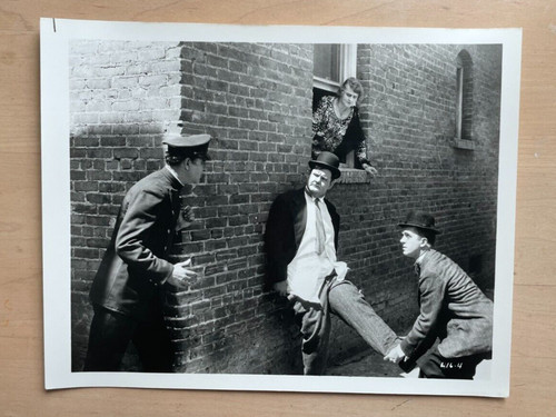 Laurel and hardy - laurel, cop