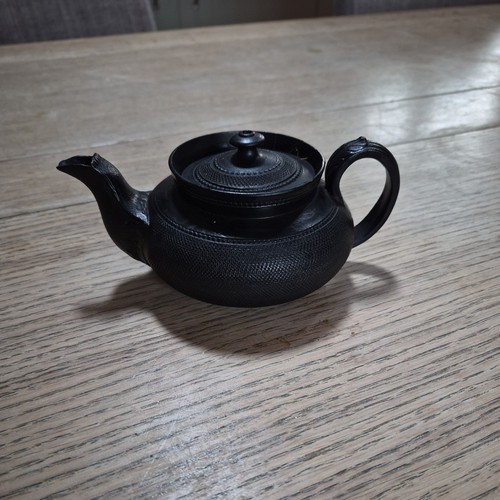 Black basalt teapot - black,