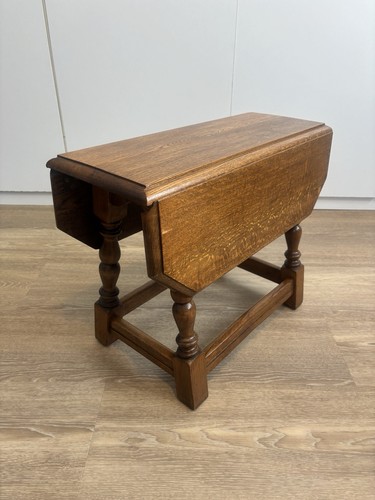 Stunning vintage oak wood - stunning,