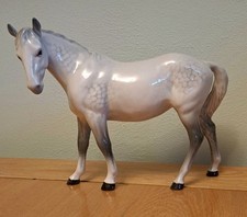 Beswick Mare Head Down Facing