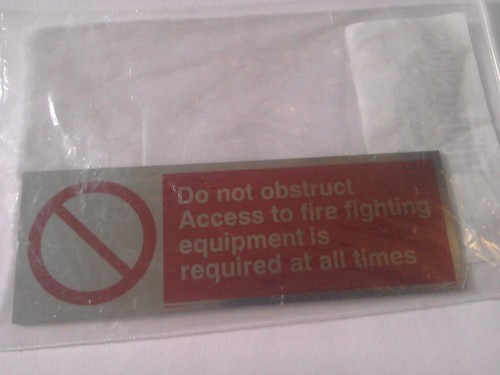 Sign not obstruct access - not,