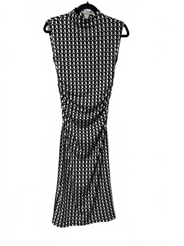 Black and white geometric - black,