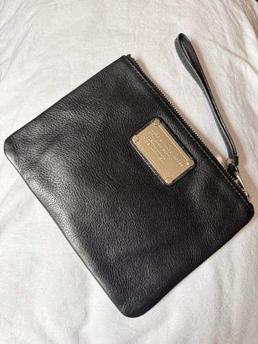Marc jacobs pebbled - 8”x6”,