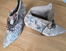 Vintage Tapestry Lace-Up