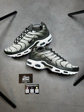 NIKE ‘CARGO KHAKI’ TNS |