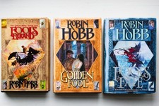Robin Hobb -  The Tawny Man