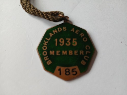 Brooklands aero club members - club,