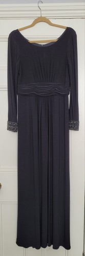 Long black long-sleeved