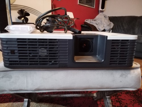 Casio h1700 laser projector - xj-h1700,