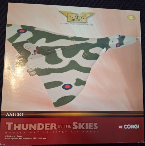 Corgi aviation aa31203 avro - corgi,