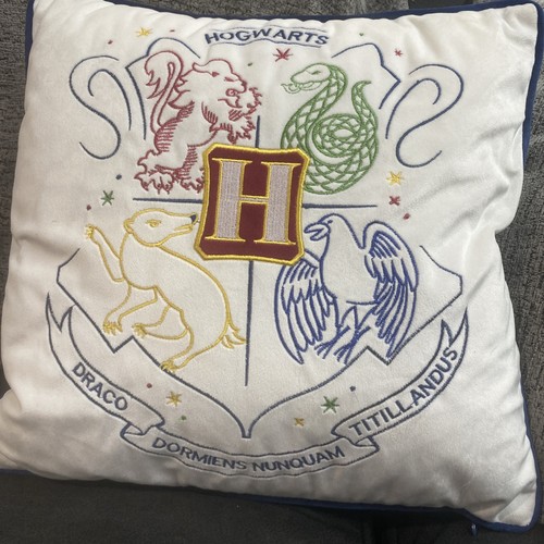 Harry potter hogwarts crest - hogwarts,