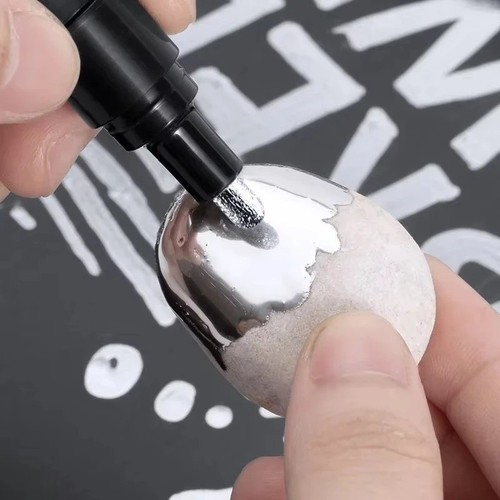 Metallic liquid chrome - liquid, mirror