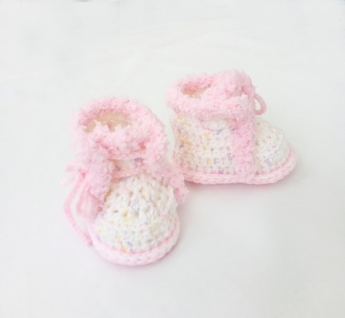 Hand knitted crochet furry - /,
