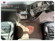 SCANIA R SERIES NEXT GEN SET OF FLOOR MATS DASH MAT SMOOTH WITH EMBROIDERY BROWN