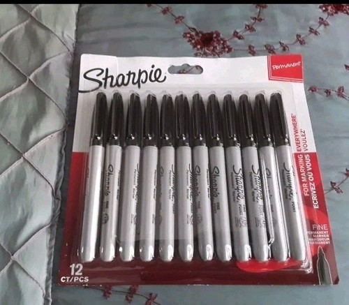 Black sharpie pens - sharpie,