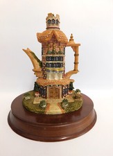 Leonardo Resin House Cottage