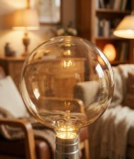 Unique LED globe bulb without