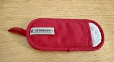 Le Creuset Pan Handle Holder  In Red With White Towelling Inner